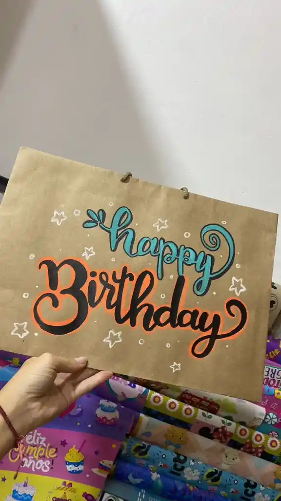 Bolsa De Regalo Kraf Marcada Cartera