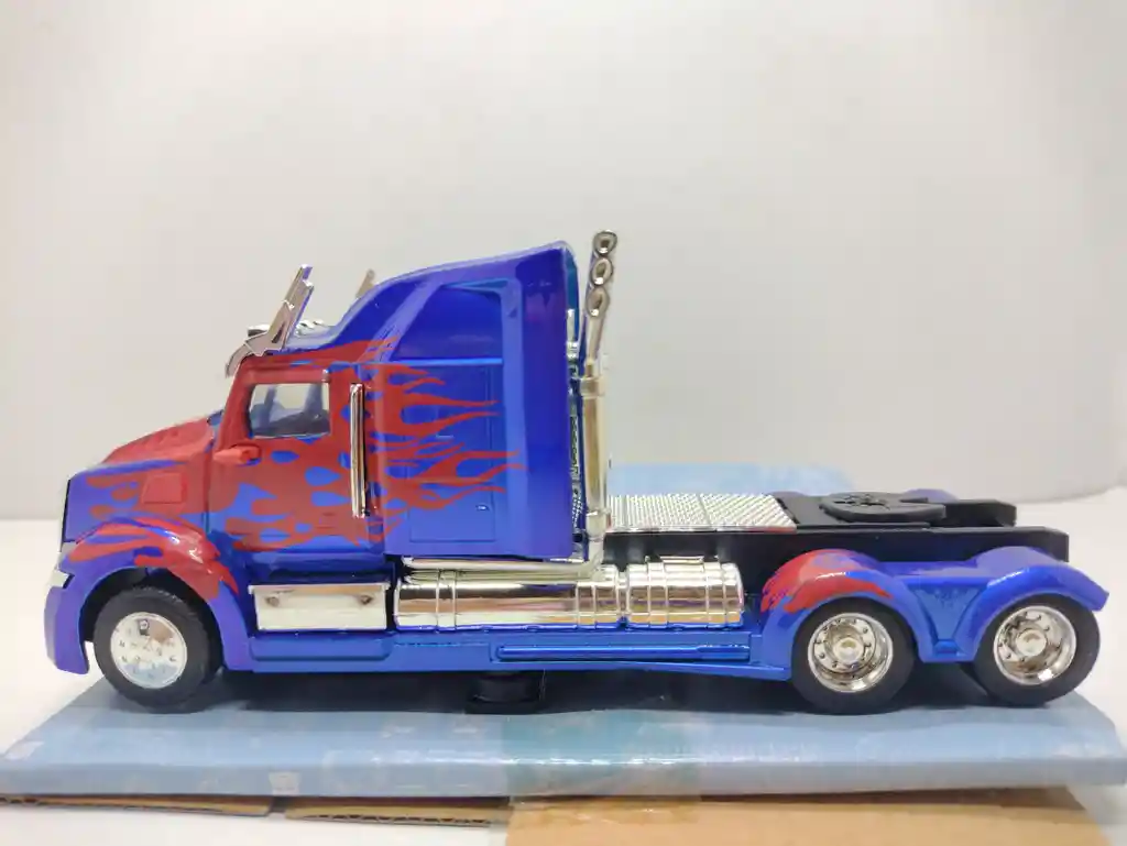 Optimus Prime Western Star 5700xe