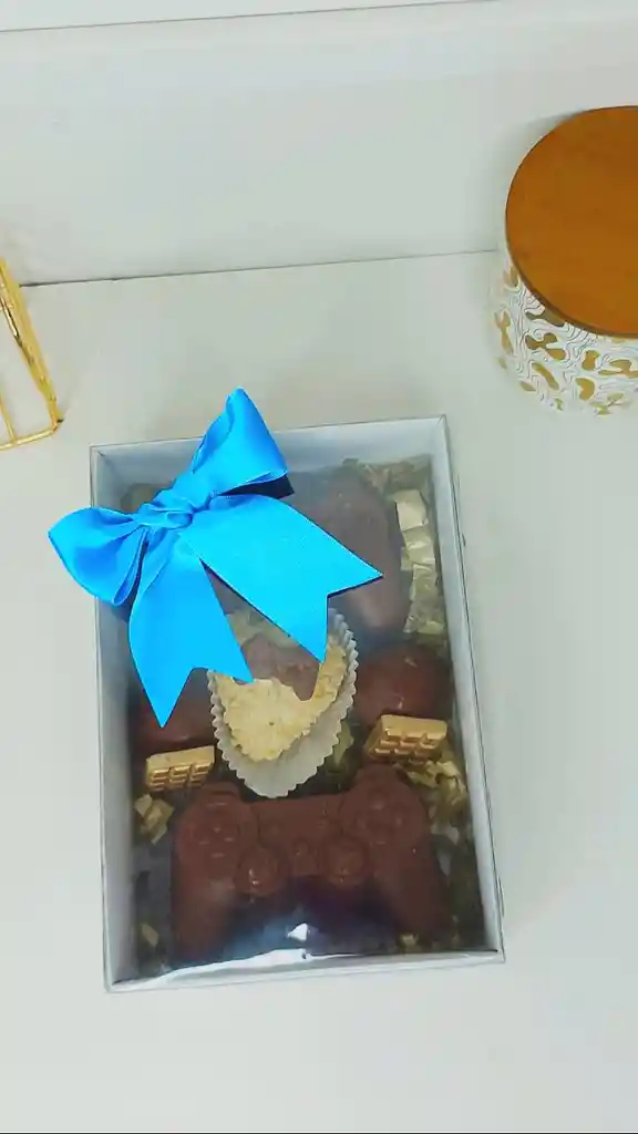 Controles De Chocolate Rellenos, Trufas Y Fresa Con Chocolate
