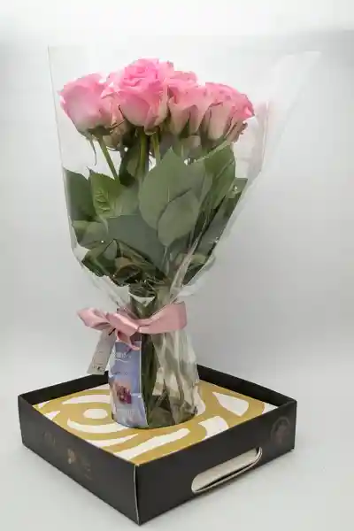 Regalo De Flores, 12 Rosas En Jarrón Y Caja