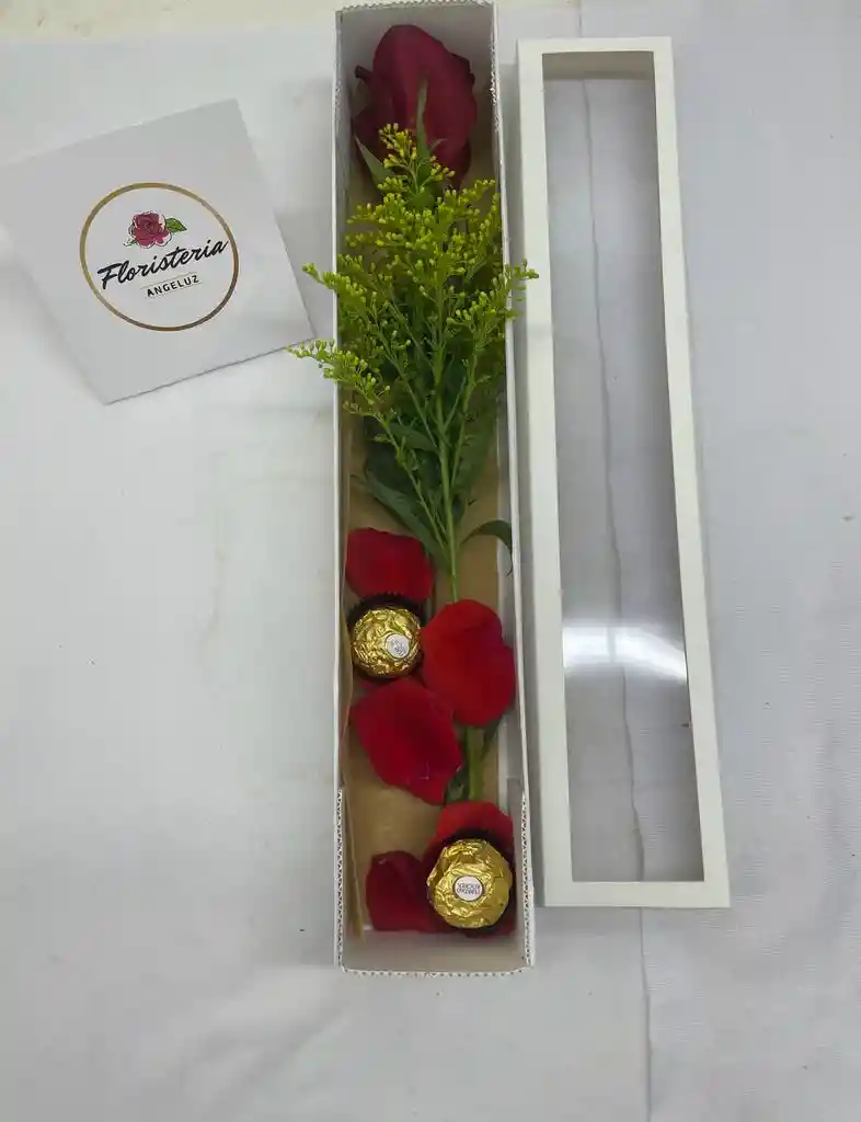 Solitario De Rosa Con Chocolates