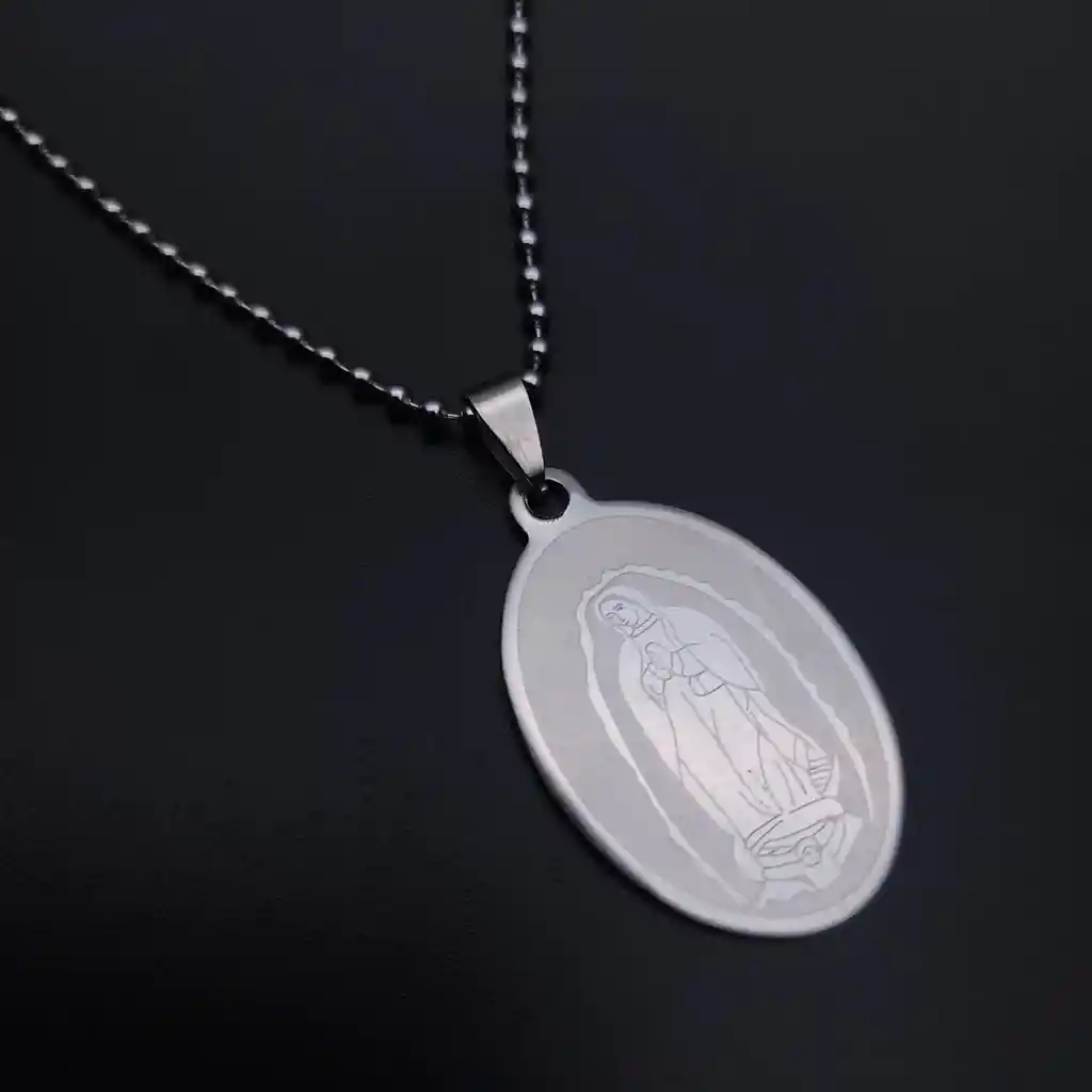 Collar Medalla Virgen De Guadalupe +estuche Gamushop