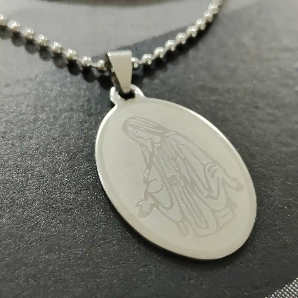 Collar Virgen Señora De Los Milagros Medalla + Estuche