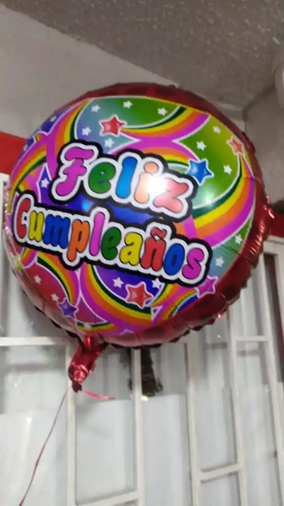 Globo Metalizado De Feliz Cumpleaños Inflado En Helio De 18 Pulgadas