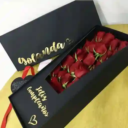 Caja Rectangular En Rosas Letrero Feliz Dia ,