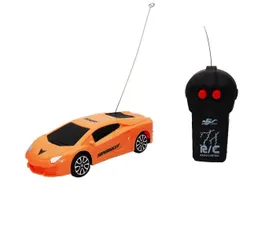 Carro Control Remoto De Carreras Cars Juguete + Baterias Dayoshop