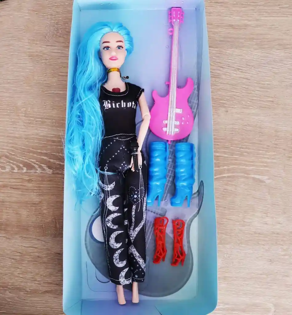 Muñeca Karol G La Bichota Guitarra Con Luz Sonido Niñas Dayoshop