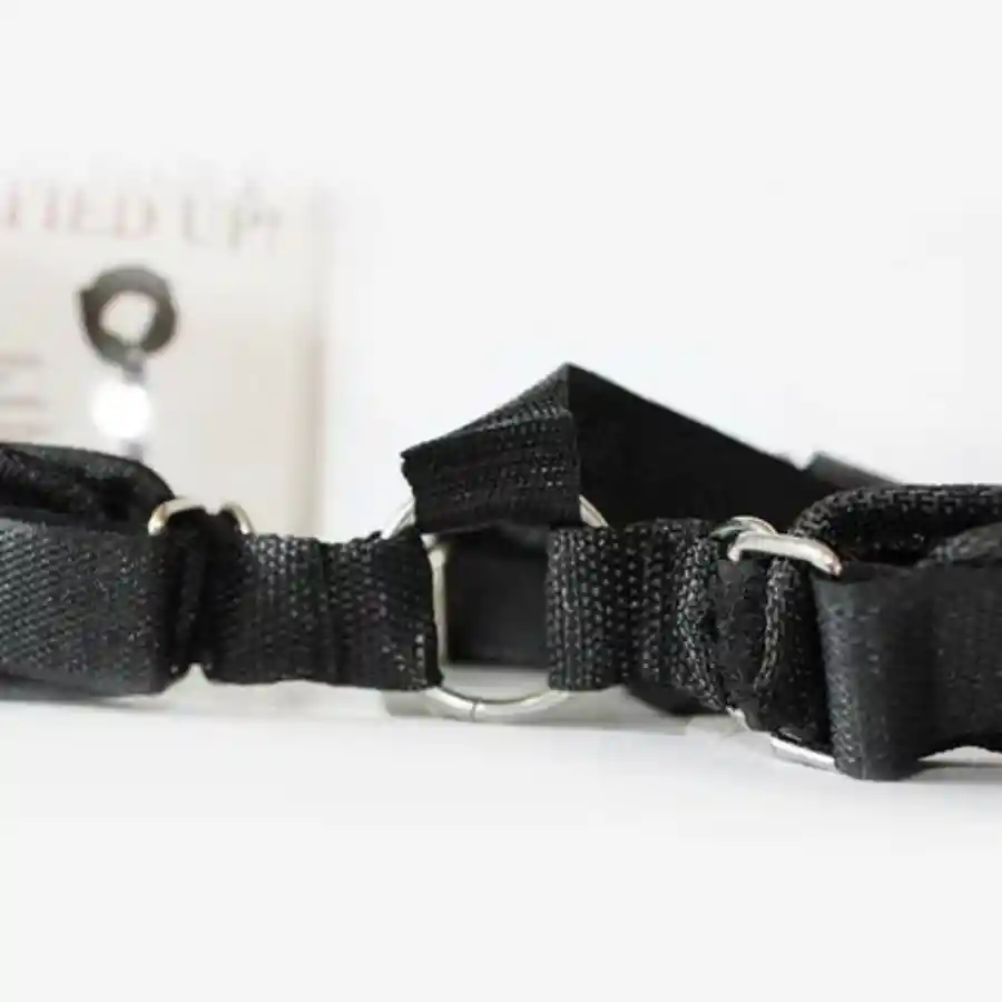 Collar Con Esposas Wrist Tied Up! Amarre Inmovilizador