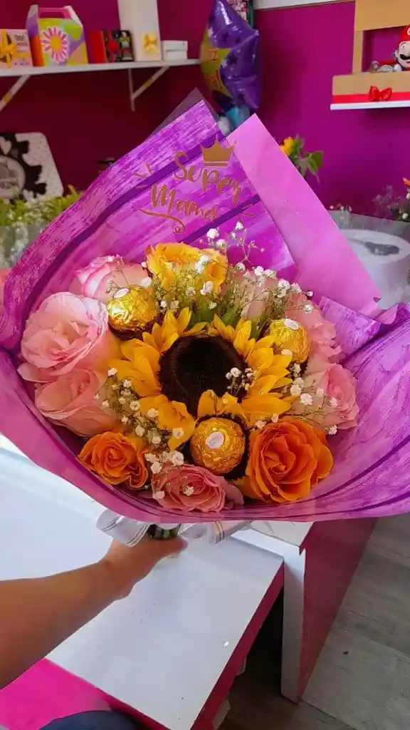 Bouquet Rosas, Girasol Y Ferrero Rocher