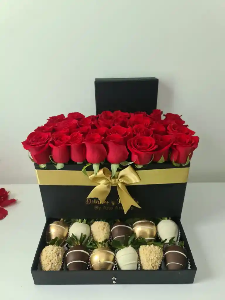 Caja De Lujo Gaveta Rosas 28 A 32, 12 Fresas Con Chocolate(programar)