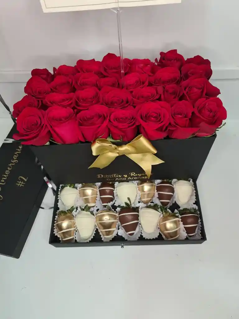 Caja De Lujo Gaveta Rosas 28 A 32, 12 Fresas Con Chocolate(programar)