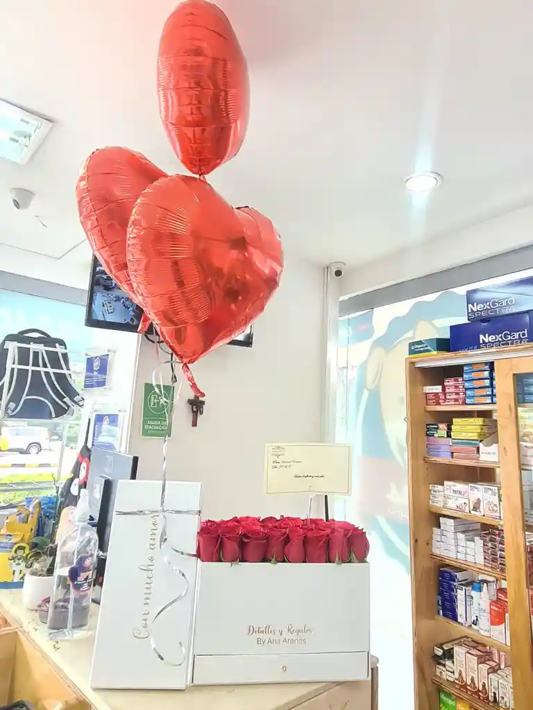 Caja De Lujo Gaveta Rosas 28 A 32, 12 Fresas Con Chocolate(programar)