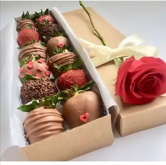 Fresas Con Chocolate Mas Rosas, San Valentin, Amor, Cumpleaños, Secretaria, Feliz Dia, Aniversario, Feliz Dia Del Abogado