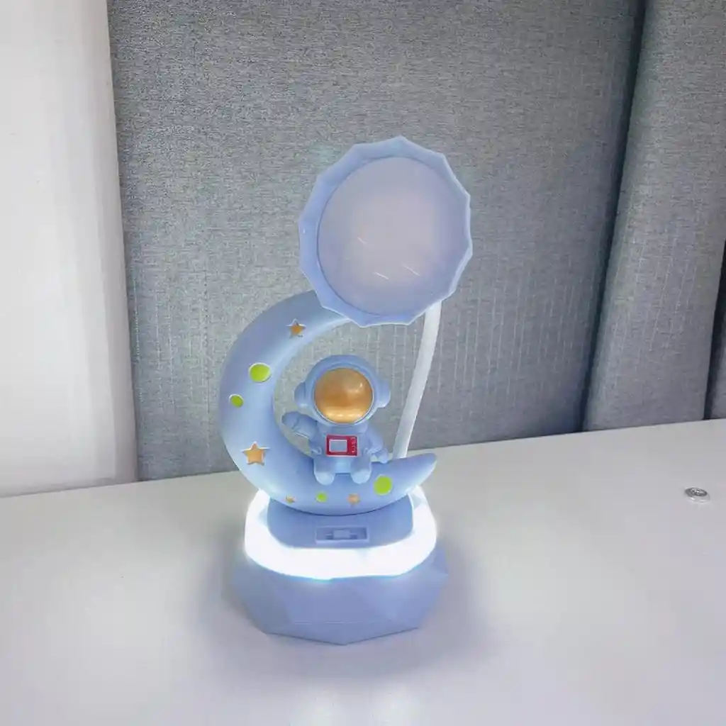 Lampara Luna Astronauta Sentado Luna Estrellas Recargable Dayoshop