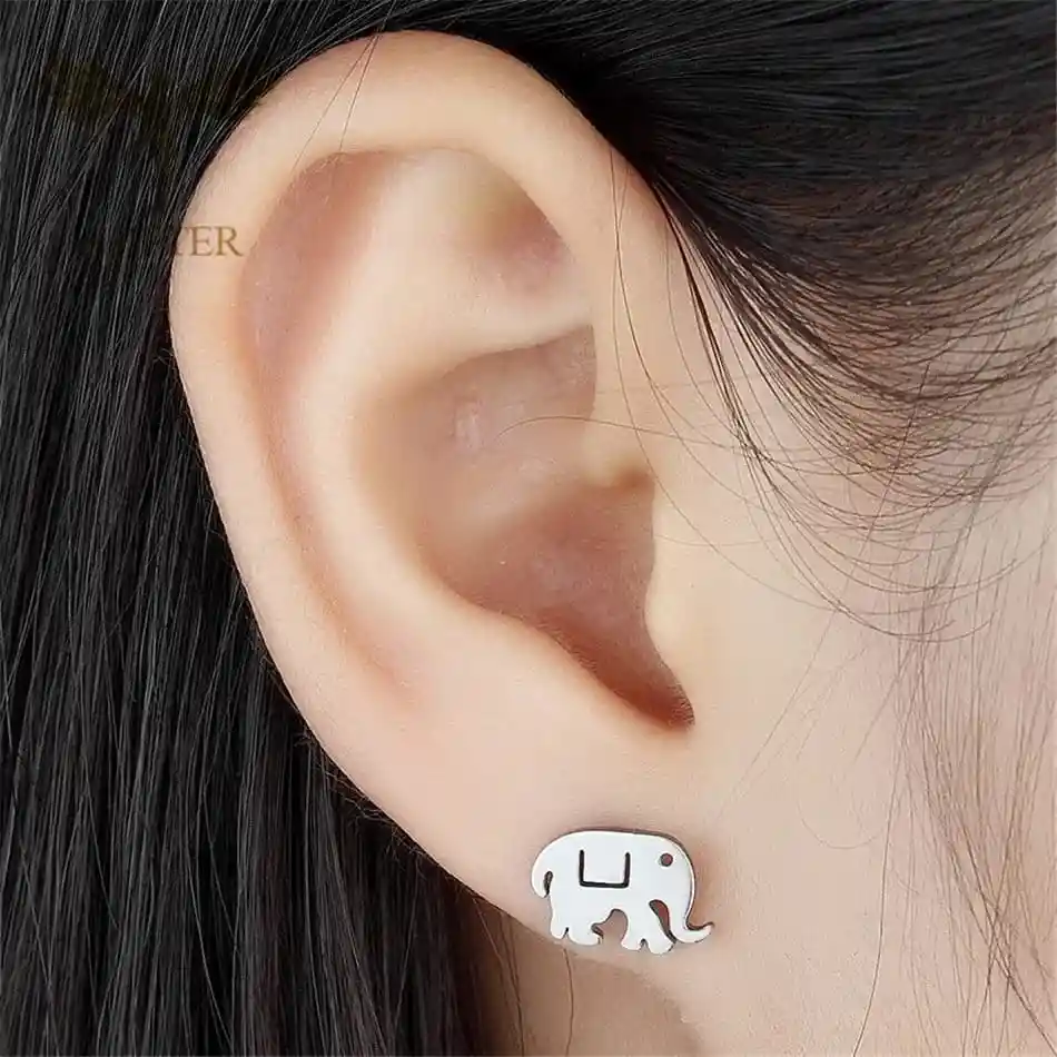 Aretes En Acero Diseño Elefante Plateado