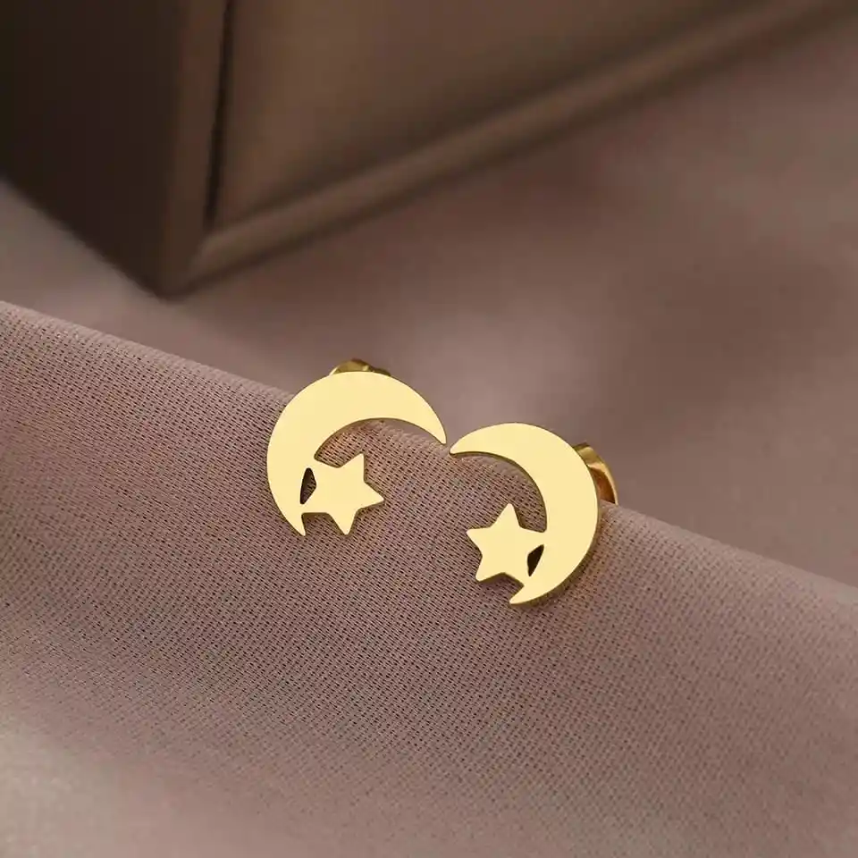 Aretes En Acero Diseño Luna Con Una Estrella