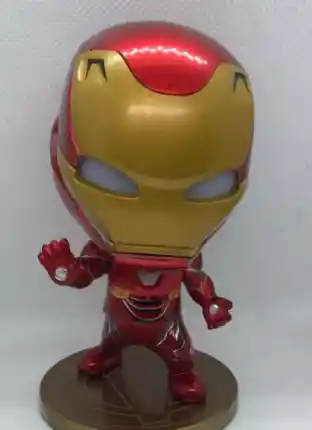 Muñeco Personaje Avengers Iron Man Con Base / 12cm.