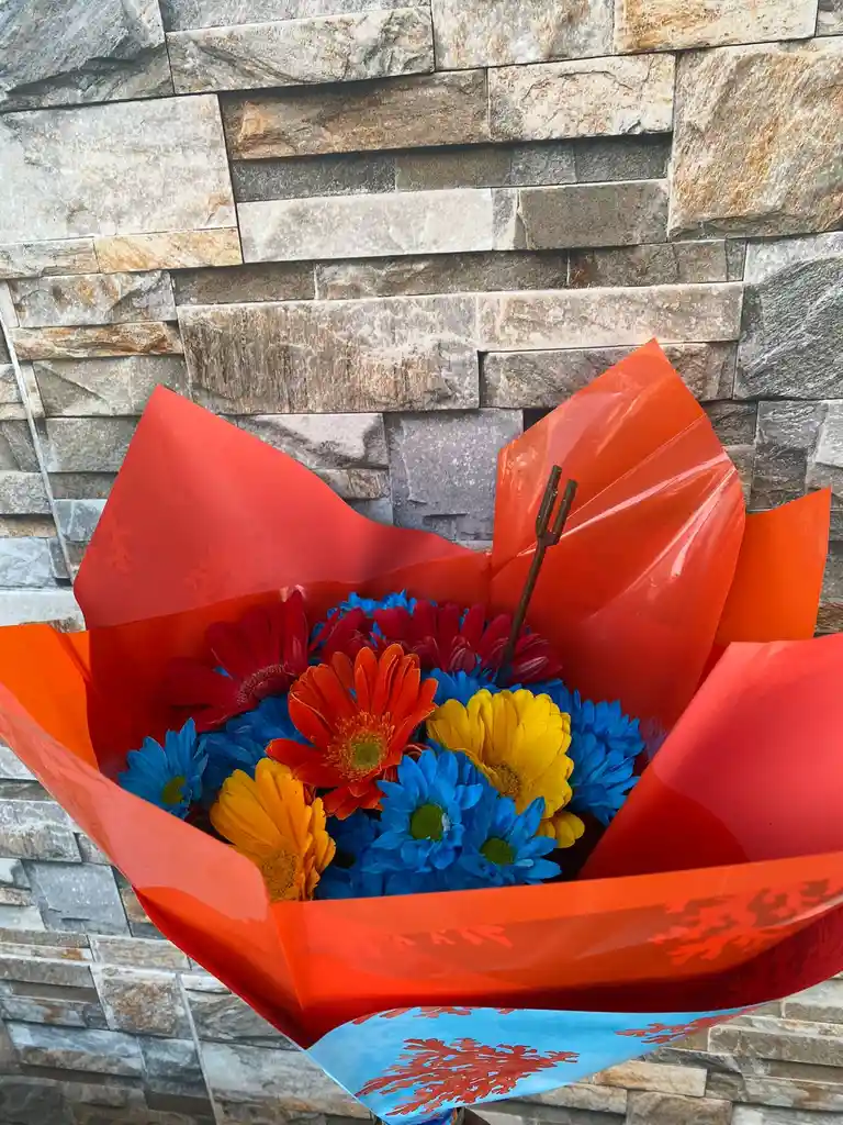 Bouquet Con Gerberas Y Margaritas