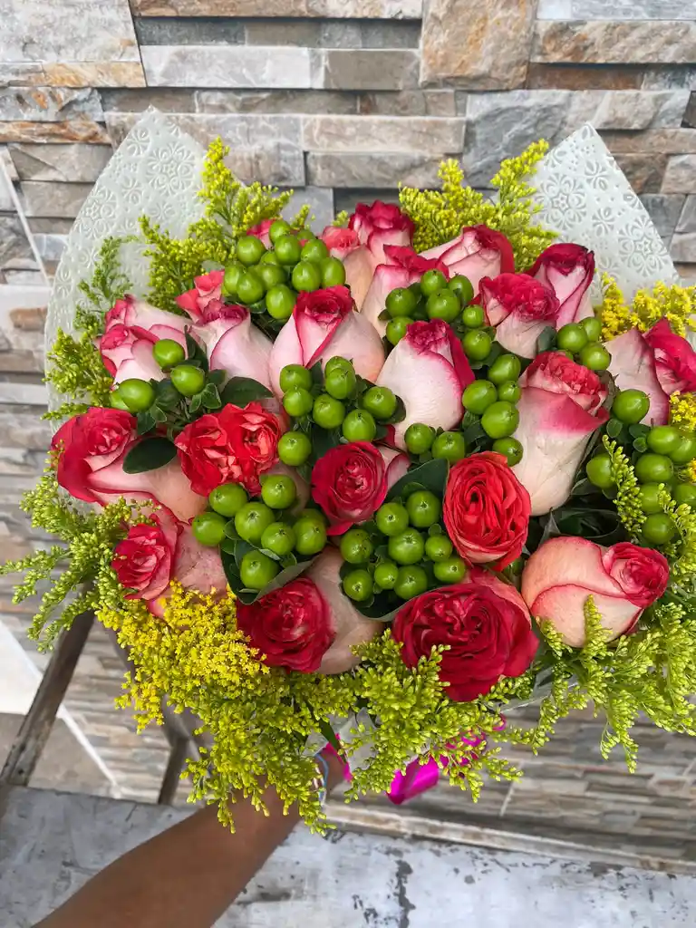 Bouquet Con Rosas