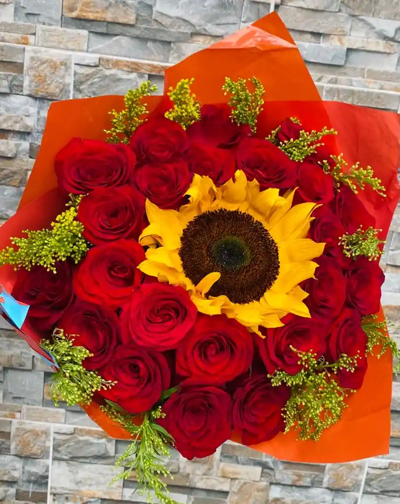 Bouquet De Rosas Y Girasoles