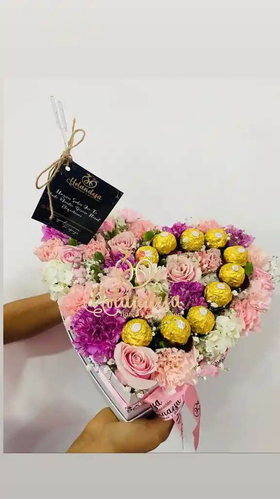 Caja De Corazon En Flores Surtidas Ferrero X 8
