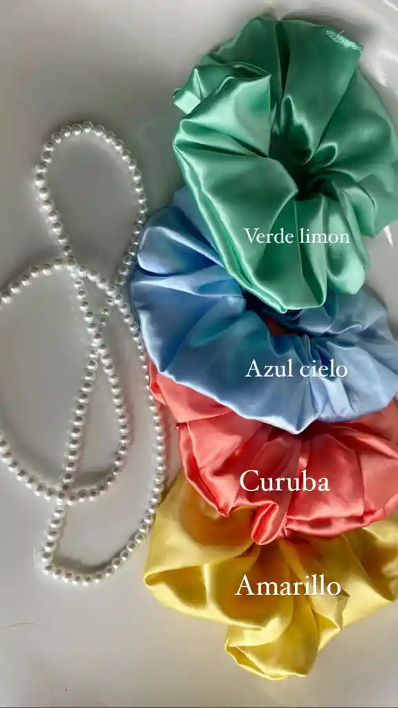 Scrunchies De Satin Autentika, 100% Nuevo Y De Alta Calidad.