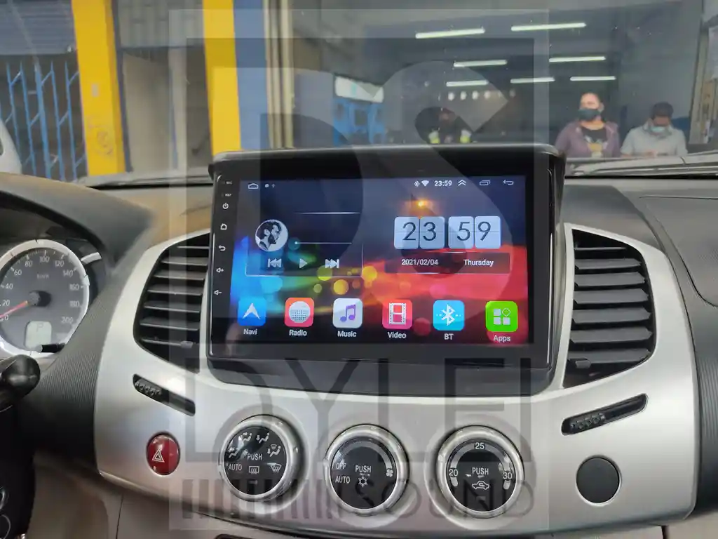 Radio Tipo Original Mitsubichi L200 Carplay 2gb Ram + 32gb Rom