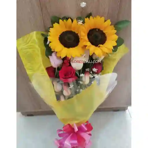 Bouquet Rosas Y 2 Girasoles