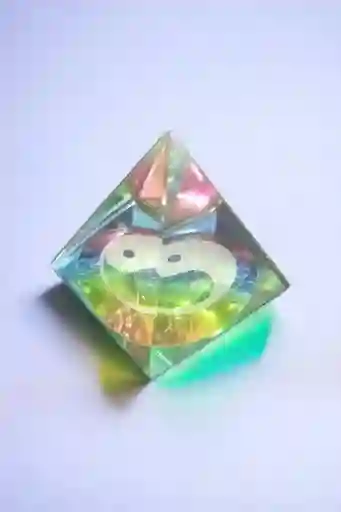 Pirâmide De Cristal Yin Yang 7 Cm