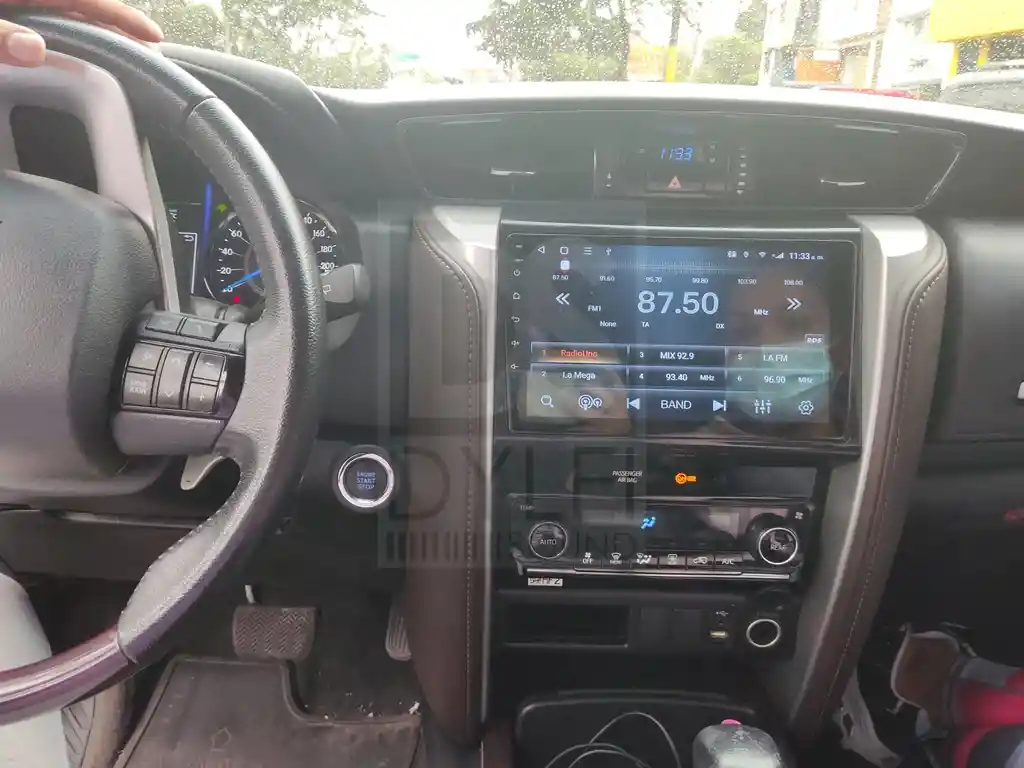 Radio Tipo Original Toyota Fortuner 2017+ Carplay 2gb Ram + 32gb Rom