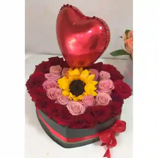 Corazon De Girasol Y Rosas Con Globo