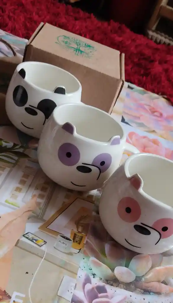 Cajita Verde Con Hermos Mugs Oso O Matera De Corazon O De Animalito