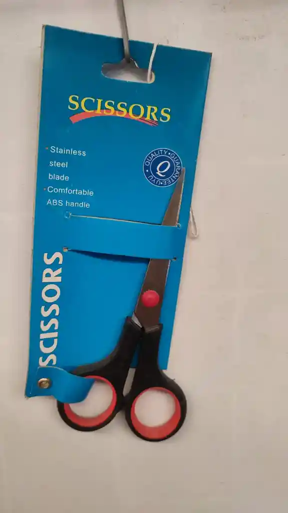 Tijera Scissor 5.5. Medidas Largo 13 Cm, Ancho 6 Cm