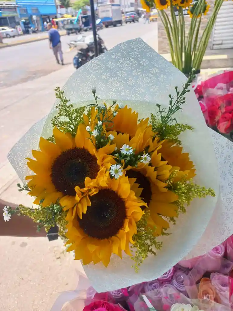 Bouquet De Girasoles Amor