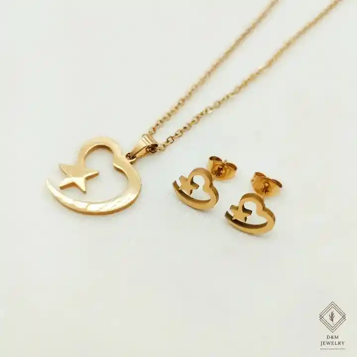 Juego De Aretes Y Collar En Acero Diseño Estrella Corazón