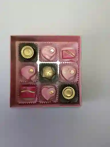 Chocolates En Tonos Rosados, Lila, Turquesa Y Dorado Chocolates *9 Unidades. Regalo Ideal Para Fechas Especiales.