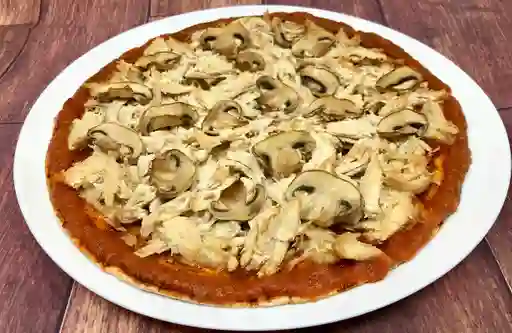 Pizza Pollo Queso Almendras