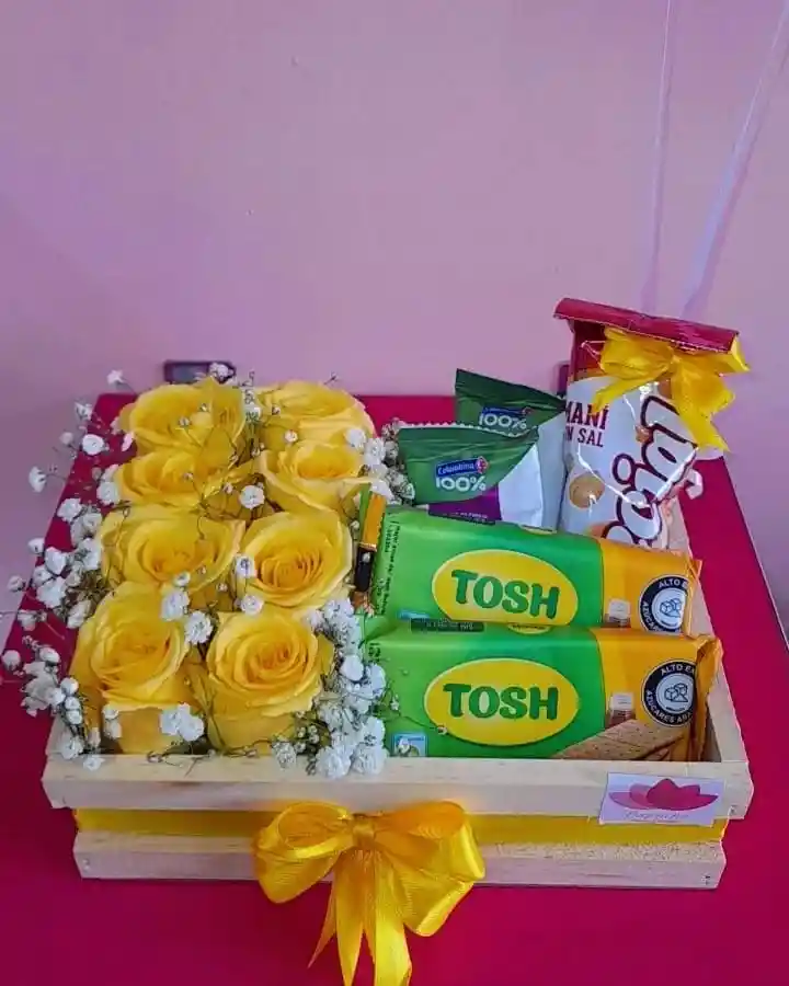 Caja Rosas Y Dulces