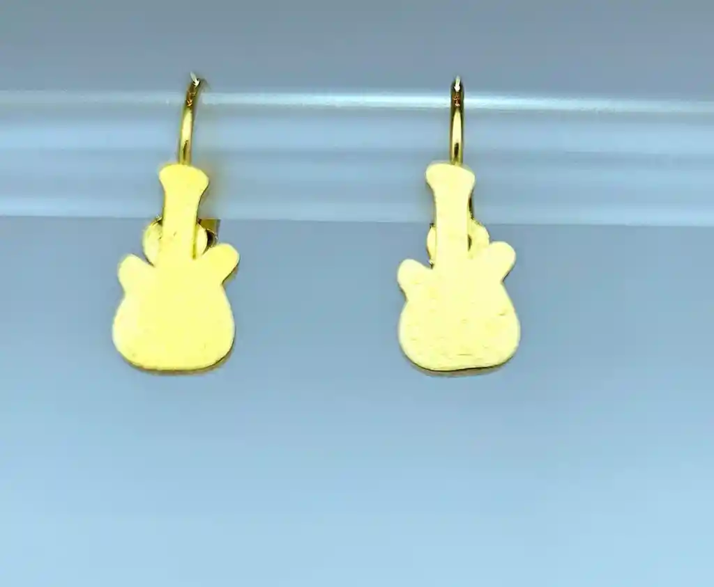 Arete Con Gancho En Acero Diseño Guitarra