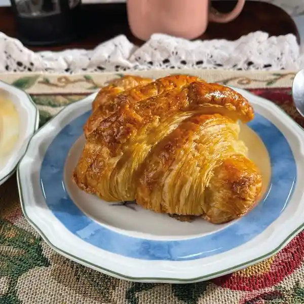 Croissant De Mantequilla