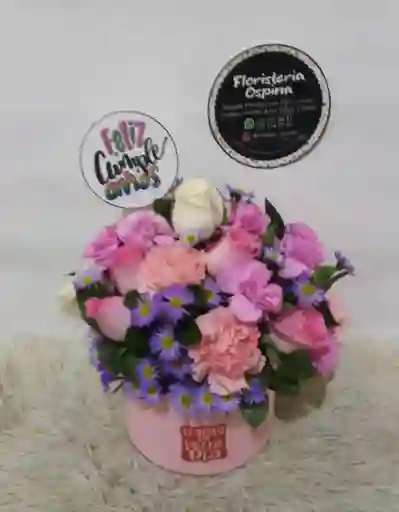 Arreglo En Cilindro Con Rosas Y Flores Surtidas