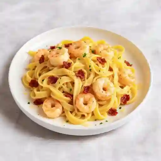 Pastas cremosas con camaron y tocineta