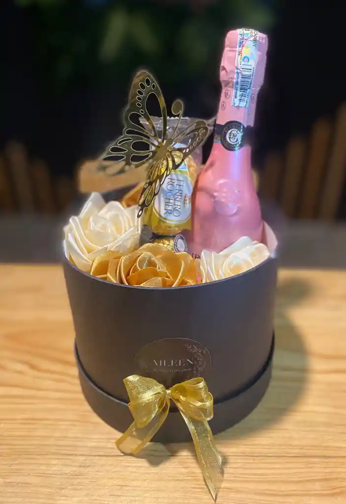 Rosas Eternas Con Chapaña Y Chocolates Jpchanet 200 Ml