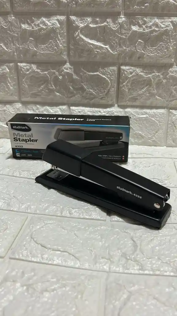 Cosedora Studmark 4322