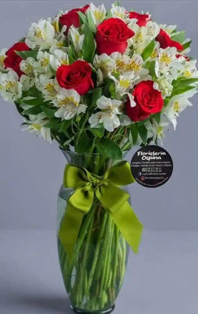 Bouquet Rosas Rojas, Astromelias Blancas En Florero