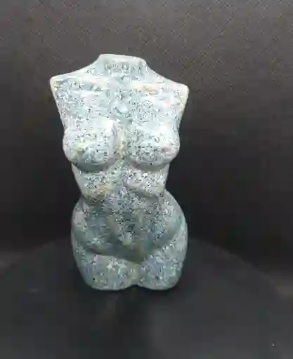 Torso Mujer Con Acabado Tipo Piedra