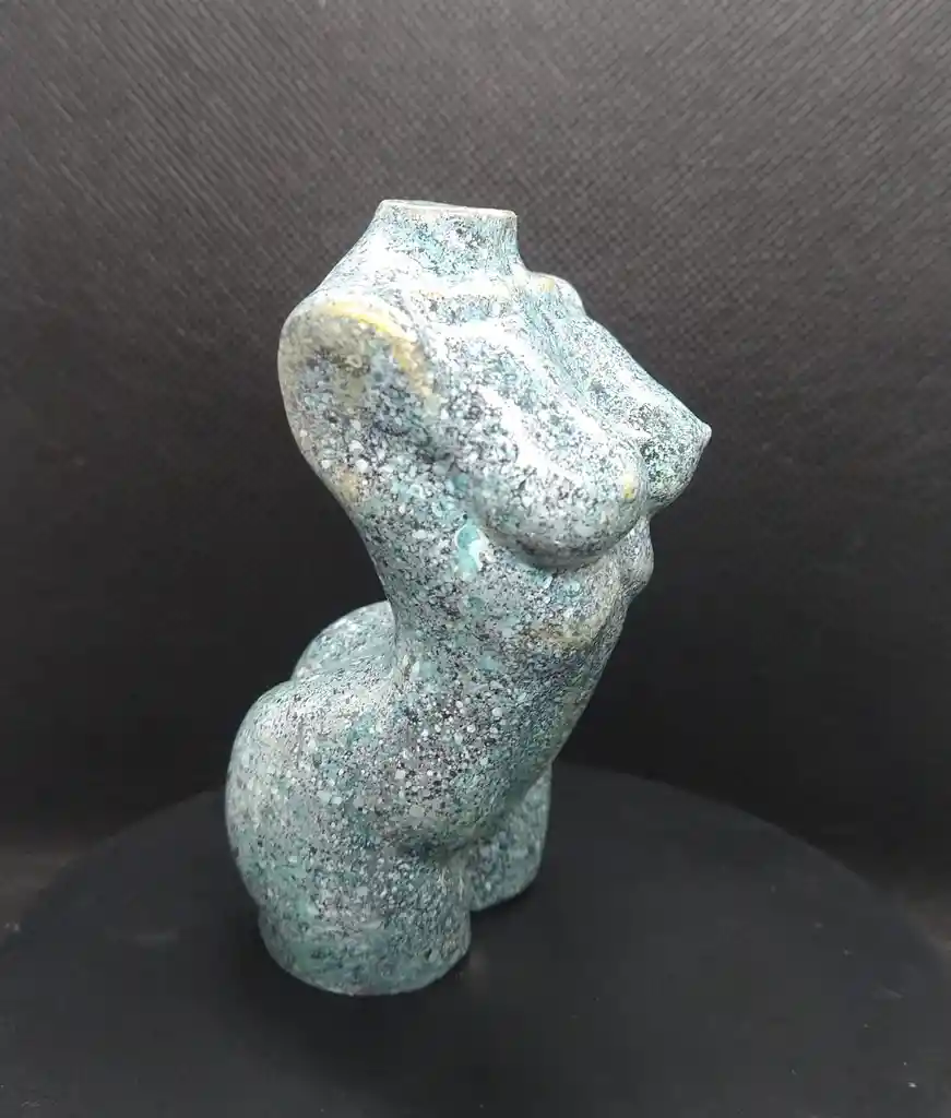 Torso Mujer Con Acabado Tipo Piedra