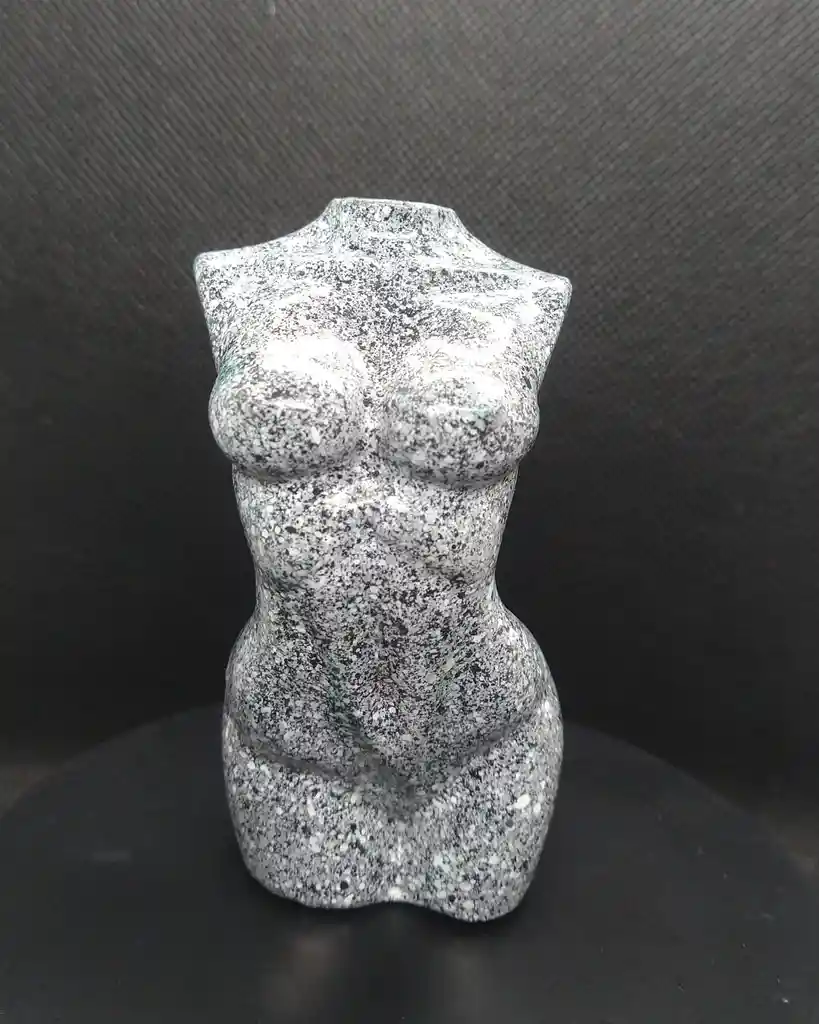 Torso Mujer Acabado Tipo Piedra