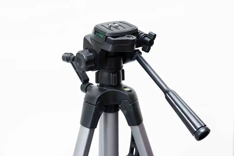 Tripode Beston Semi Profesional 1.44m + Soporte Celular + Estuche / Trípode Para Cámara Y Celular