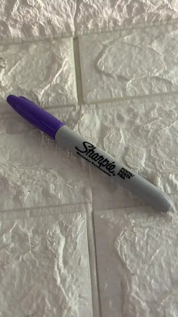 Sharpie Morado Delgado Permanente